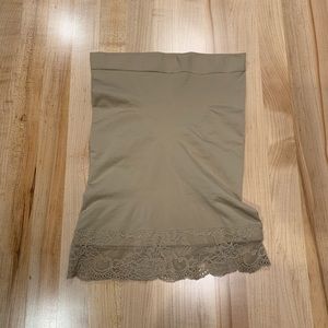 Maidenform Control Top Shapewear Slip Skirt in M